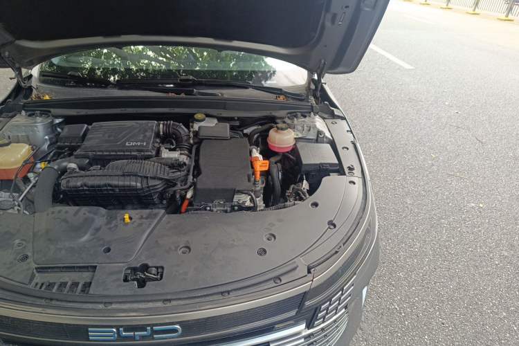 Used BYD Destroyer 05 2022 DM-i 55KM Comfort Model Engine Bay Left