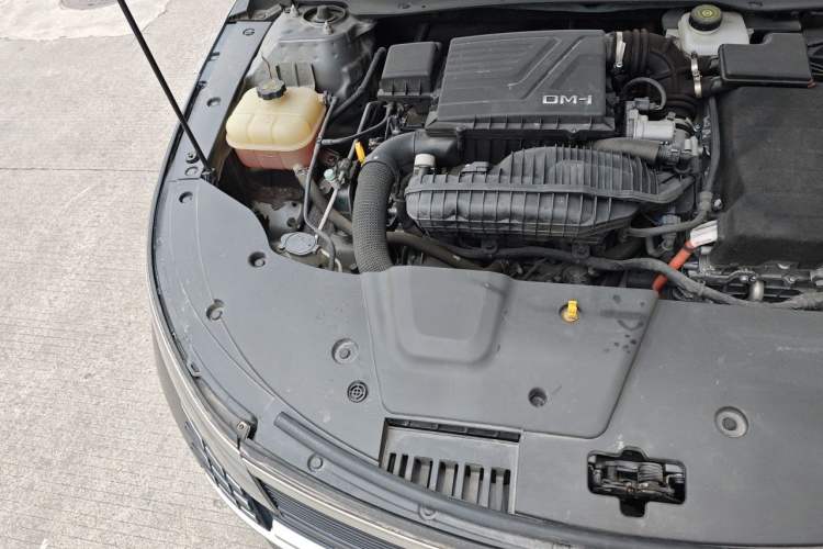 Used BYD Destroyer 05 2022 DM-i 55KM Prestige Model Engine Bay Right
