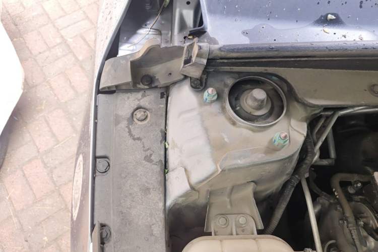 Used BYD Destroyer 05 2022 DM-i 55KM Comfort Model Engine Bay Right