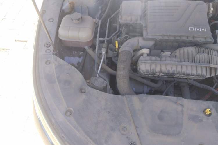 Used BYD Destroyer 05 2022 DM-i 120KM Prestige Model Engine Bay Right