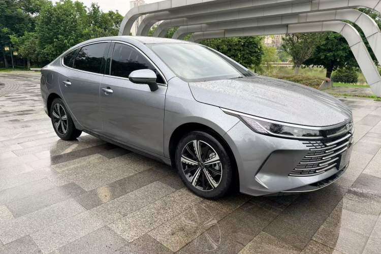 Used BYD Destroyer 05 2022 DM-i 120KM Prestige Model Front Right 45 Deg