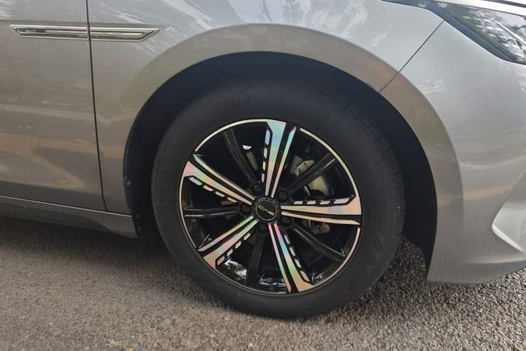 Used BYD Destroyer 05 2022 DM-i 55KM Prestige Model Right Front Wheel Hub