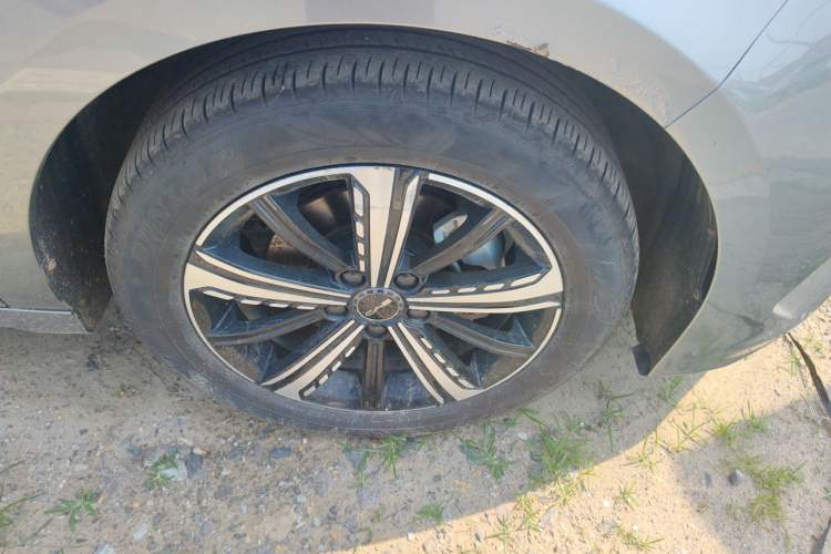 Used BYD Destroyer 05 2022 DM-i 55KM Prestige Model Right Front Wheel Hub