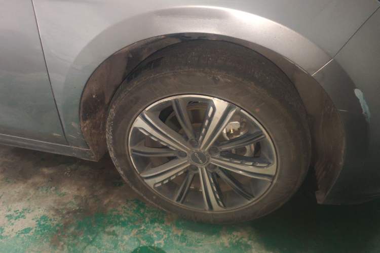 Used BYD Destroyer 05 2022 DM-i 55KM Luxury Model Right Front Wheel Hub