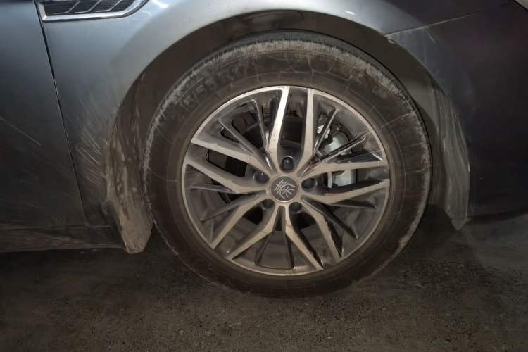 Used BYD Destroyer 05 2022 DM-i 55KM Comfort Model Right Front Wheel Hub