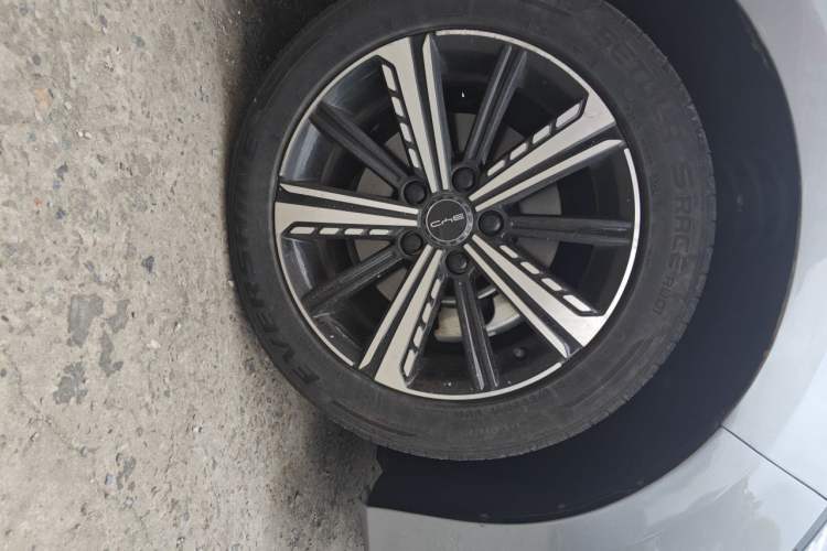 Used BYD Destroyer 05 2022 DM-i 55KM Luxury Model Right Front Wheel Hub