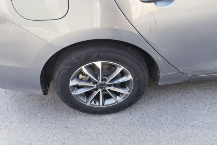 Used BYD Destroyer 05 2022 DM-i 55KM Comfort Model Right Rear Wheel Hub