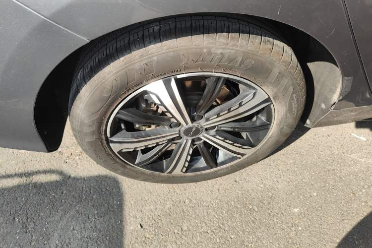 Used BYD Destroyer 05 2022 DM-i 55KM Luxury Model Right Rear Wheel Hub