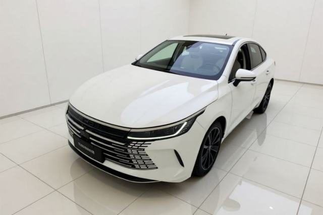 Używany BYD Destroyer 05 2022 DM-i 55KM Prestige Model