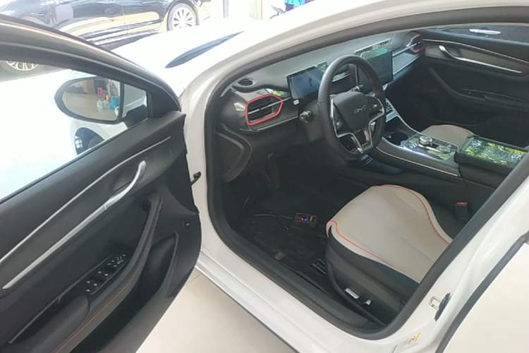 Used BYD Destroyer 05 2022 DM-i 55KM Prestige Model Driver Seat