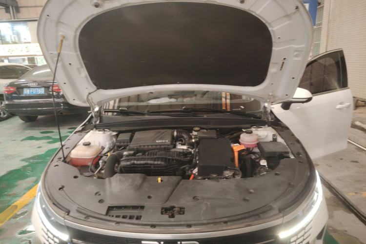 Used BYD Destroyer 05 2022 DM-i 55KM Luxury Model Engine Bay