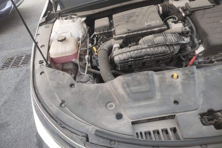 Used BYD Destroyer 05 2022 DM-i 120KM Prestige Model Engine Bay Right