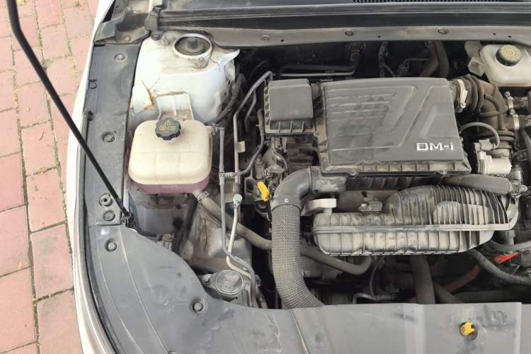 Used BYD Destroyer 05 2022 DM-i 120KM Prestige Model Engine Bay Right