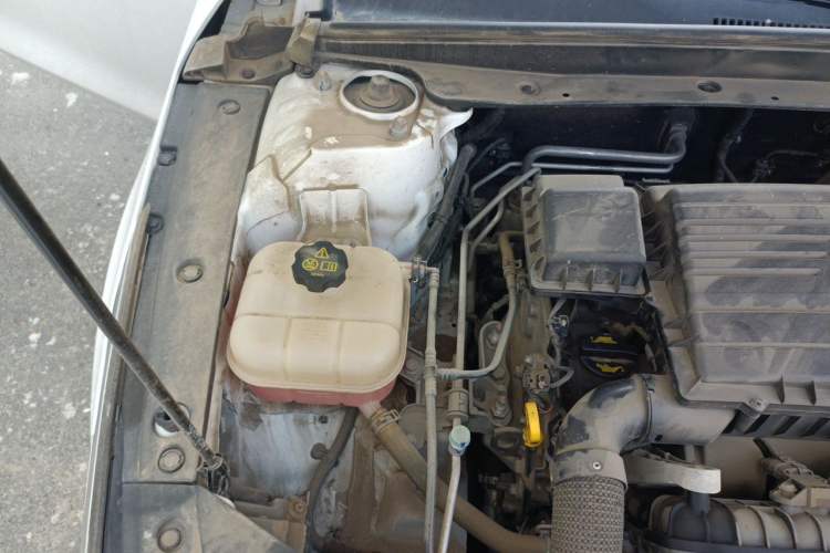 Used BYD Destroyer 05 2022 DM-i 120KM Prestige Model Engine Bay Right