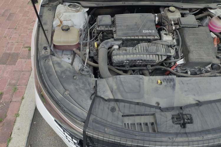 Used BYD Destroyer 05 2022 DM-i 120KM Prestige Model Engine Bay Right