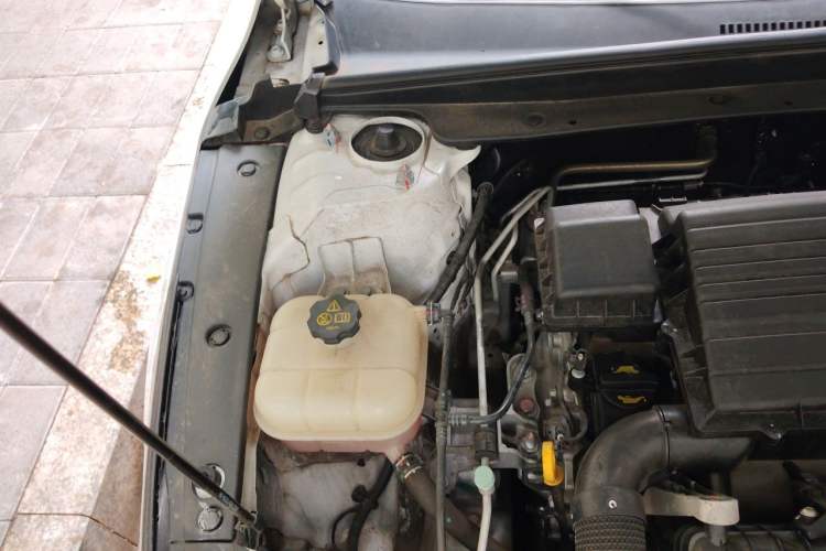 Used BYD Destroyer 05 2022 DM-i 120KM Prestige Model Engine Bay Right