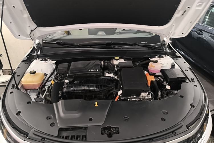 Used BYD Destroyer 05 2022 DM-i 120KM Flagship Model Engine Bay