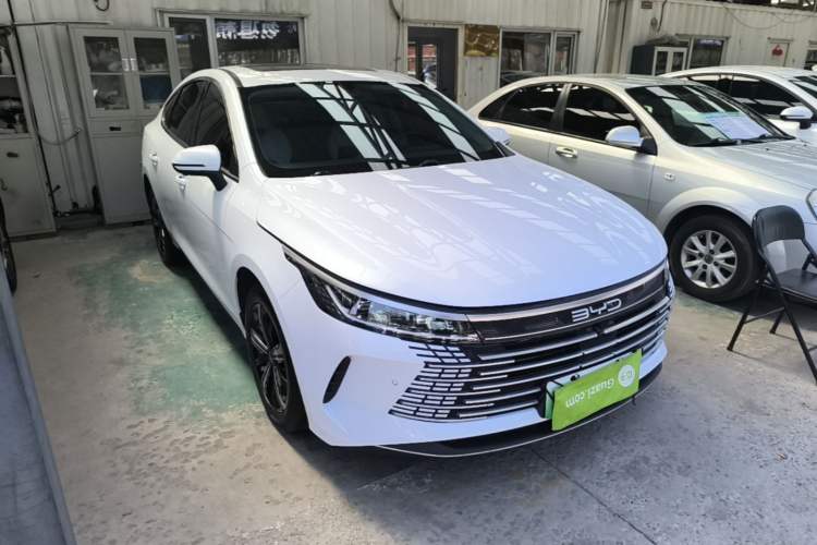 Used BYD Destroyer 05 2022 DM-i 120KM Prestige Model Front Right 45 Deg