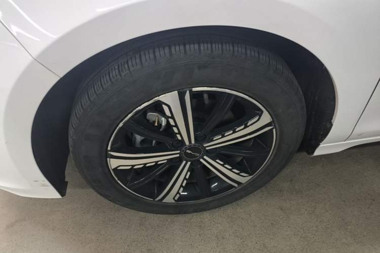 Used BYD Destroyer 05 2022 DM-i 120KM Flagship Model Left Front Wheel Hub