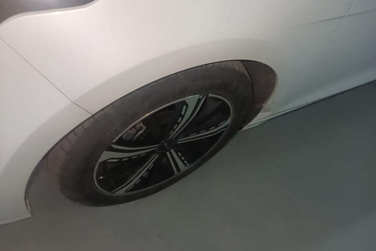 Used BYD Destroyer 05 2022 DM-i 55KM Prestige Model Left Front Wheel Hub
