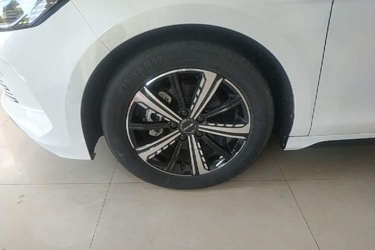 Used BYD Destroyer 05 2022 DM-i 55KM Prestige Model Left Front Wheel Hub