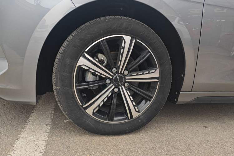 Used BYD Destroyer 05 2022 DM-i 120KM Flagship Model Left Front Wheel Hub