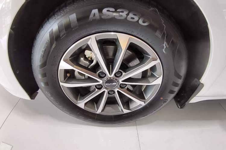 Used BYD Destroyer 05 2022 DM-i 55KM Comfort Model Left Front Wheel Hub