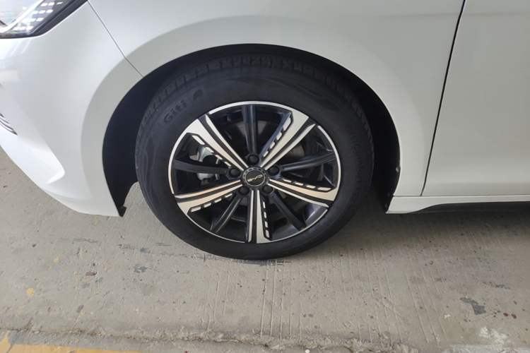 Used BYD Destroyer 05 2022 DM-i 55KM Prestige Model Left Front Wheel Hub