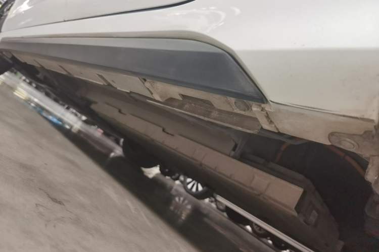 Used BYD Destroyer 05 2022 DM-i 55KM Prestige Model Left Side Sill