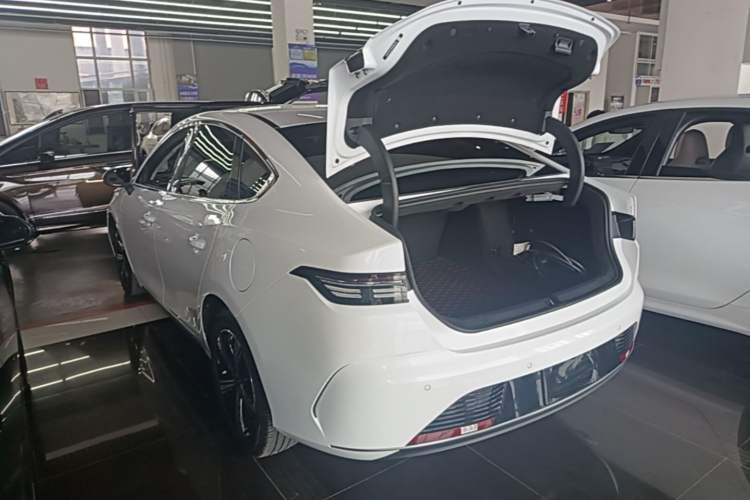 Used BYD Destroyer 05 2022 DM-i 120KM Prestige Model Rear Left 45 Deg