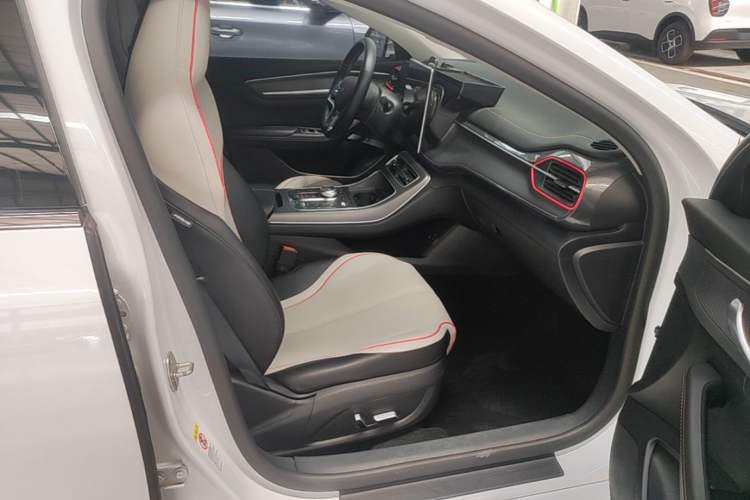 Used BYD Destroyer 05 2022 DM-i 120KM Flagship Model Right Front Seat