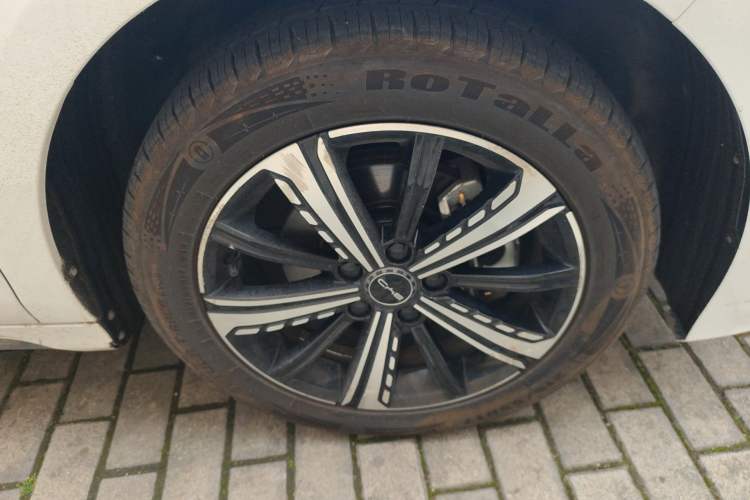 Used BYD Destroyer 05 2022 DM-i 120KM Prestige Model Right Front Wheel Hub