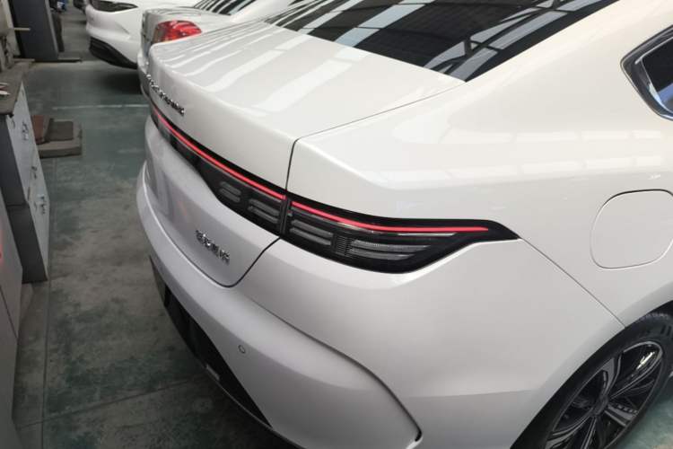 Used BYD Destroyer 05 2022 DM-i 120KM Prestige Model Right Rear Taillight