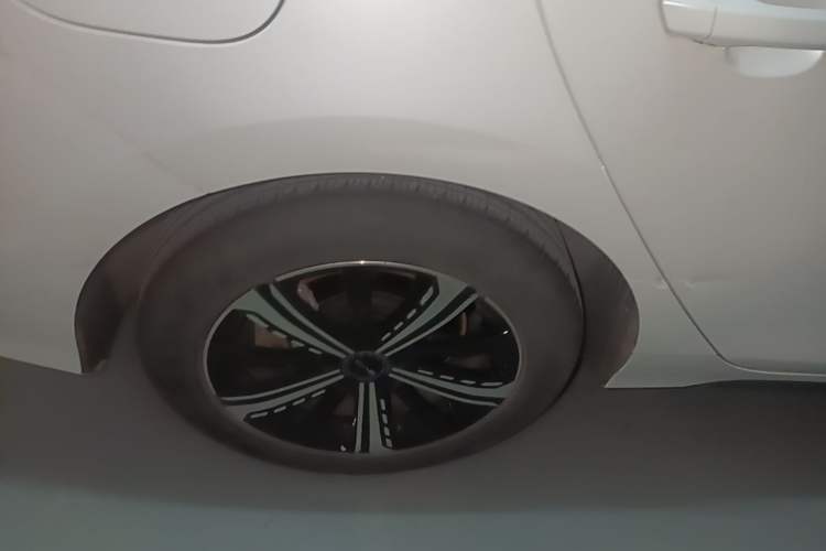 Used BYD Destroyer 05 2022 DM-i 55KM Prestige Model Right Rear Wheel Hub