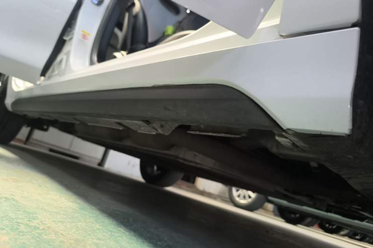 Used BYD Destroyer 05 2022 DM-i 120KM Prestige Model Right Side Sill