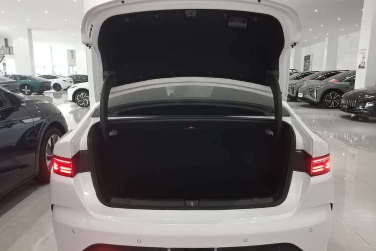 Used BYD Destroyer 05 2022 DM-i 55KM Luxury Model Trunk