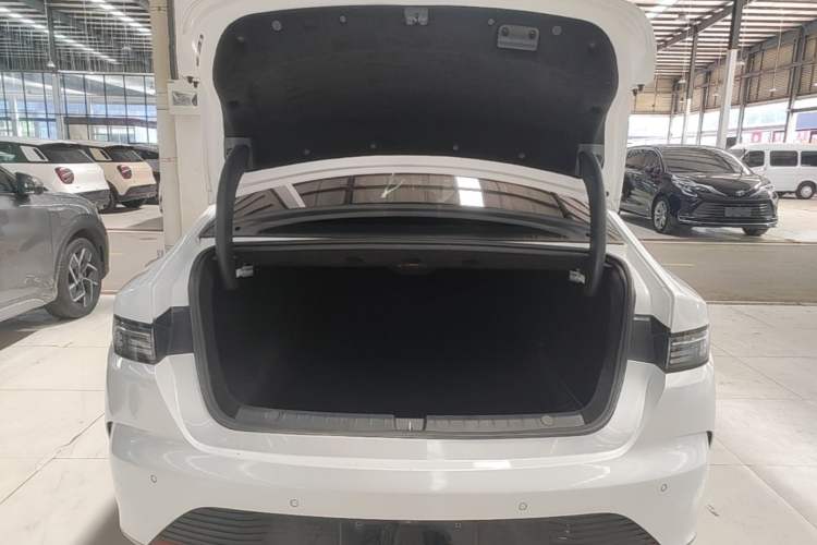 Used BYD Destroyer 05 2022 DM-i 120KM Flagship Model Trunk