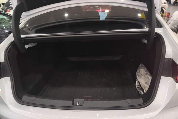 Used BYD Destroyer 05 2022 DM-i 120KM Flagship Model Trunk