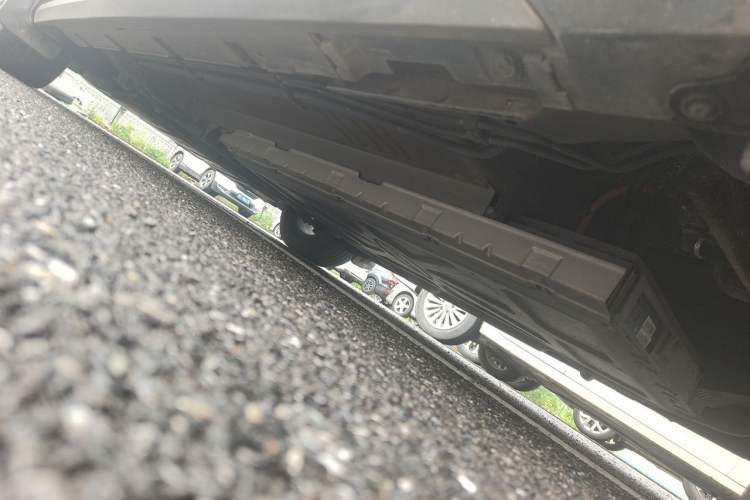 Used BYD Destroyer 05 2023 Champion Edition DM-i 55KM Luxury Model Chassis Front Right