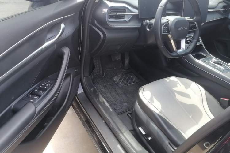 Used BYD Destroyer 05 2023 Champion Edition DM-i 120KM Prestige Model Driver Seat