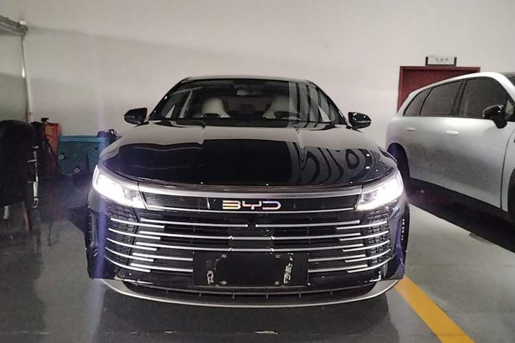 Used BYD Destroyer 05 2023 Champion Edition DM-i 55KM Luxury Model Front