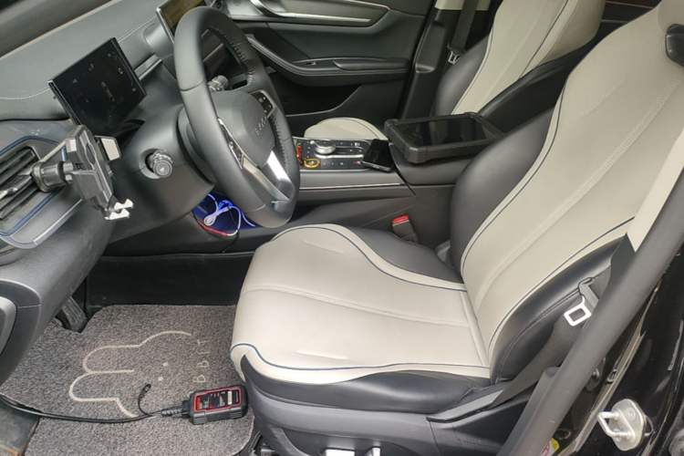 Used BYD Destroyer 05 2023 Champion Edition DM-i 120KM Prestige Model Left Front Seat