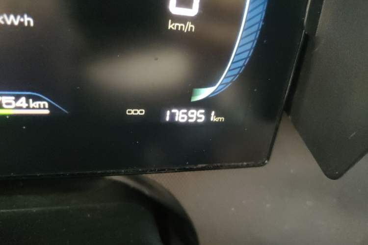 Used BYD Destroyer 05 2023 Champion Edition DM-i 55KM Luxury Model Odometer Close Up