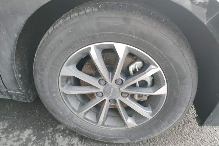 Used BYD Destroyer 05 2023 Champion Edition DM-i 55KM Luxury Model Right Front Wheel Hub