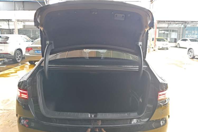 Used BYD Destroyer 05 2023 Champion Edition DM-i 120KM Prestige Model Trunk