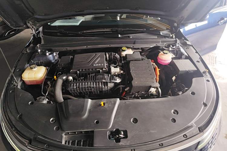 Used BYD Destroyer 05 2023 Champion Edition DM-i 55KM Luxury Model Engine Bay