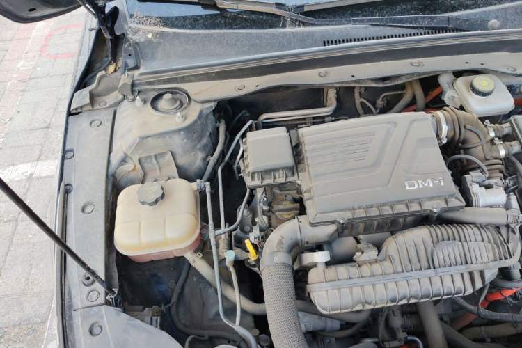 Used BYD Destroyer 05 2023 Champion Edition DM-i 55KM Luxury Model Engine Bay Right
