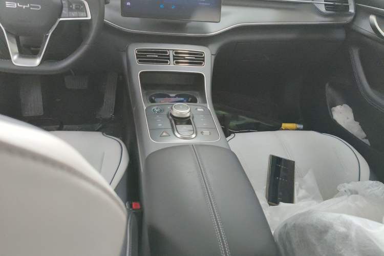 Used BYD Destroyer 05 2023 Champion Edition DM-i 120KM Prestige Model Gear Lever