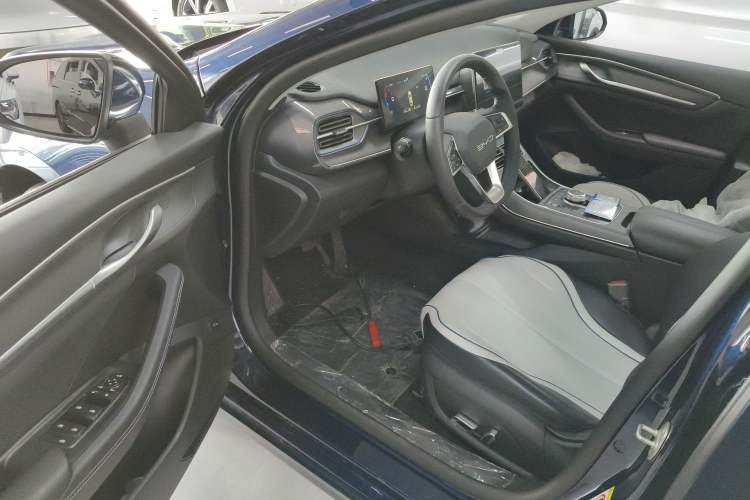 Used BYD Destroyer 05 2023 Champion Edition DM-i 120KM Prestige Model Interior 3