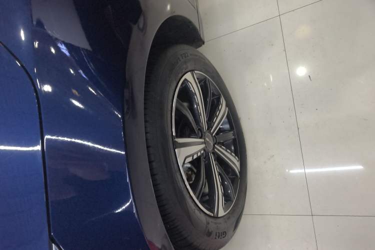 Used BYD Destroyer 05 2023 Champion Edition DM-i 120KM Prestige Model Left Front Wheel Hub